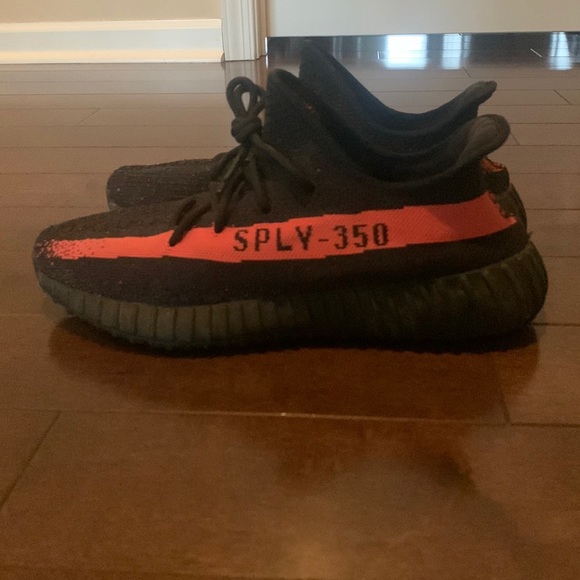 Yeezy 350 Red Stripe - Picture 1 of 7
